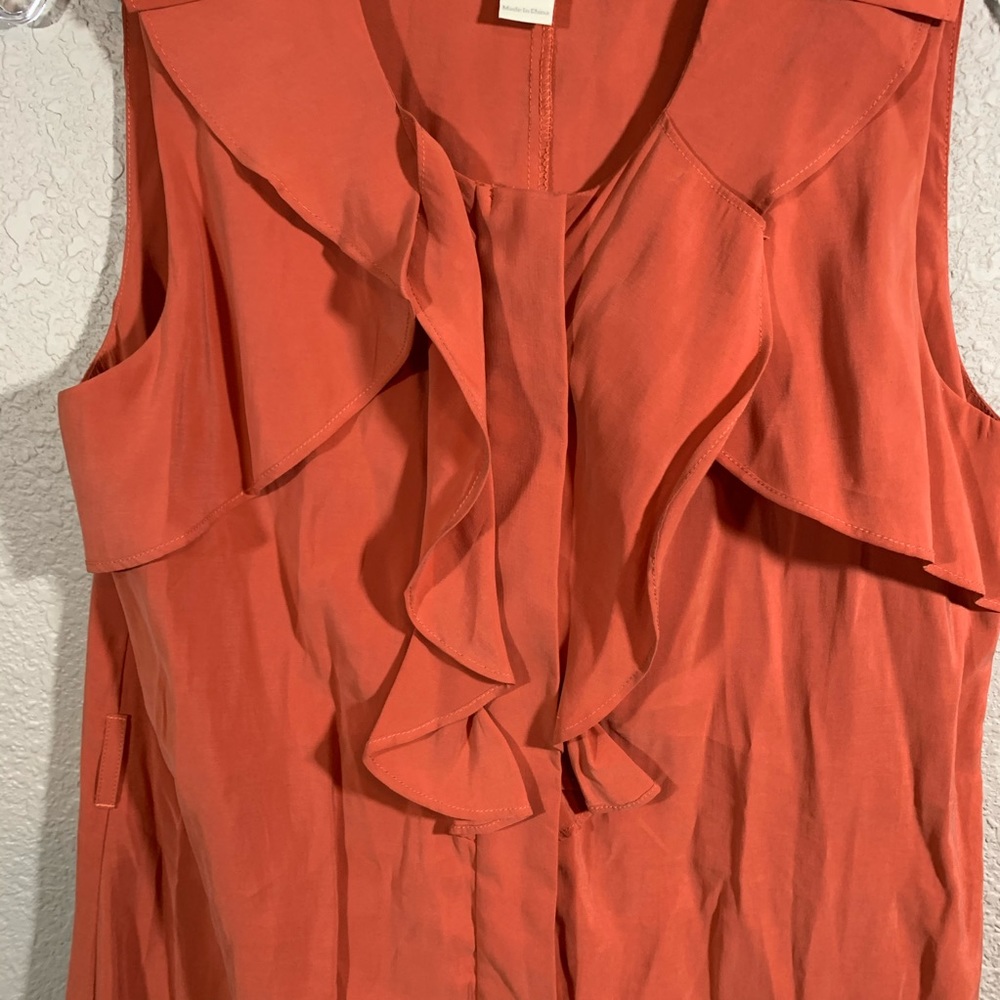 Revolve Line & Dot Ruffle Front Sleeveless… - Picture 4 of 5